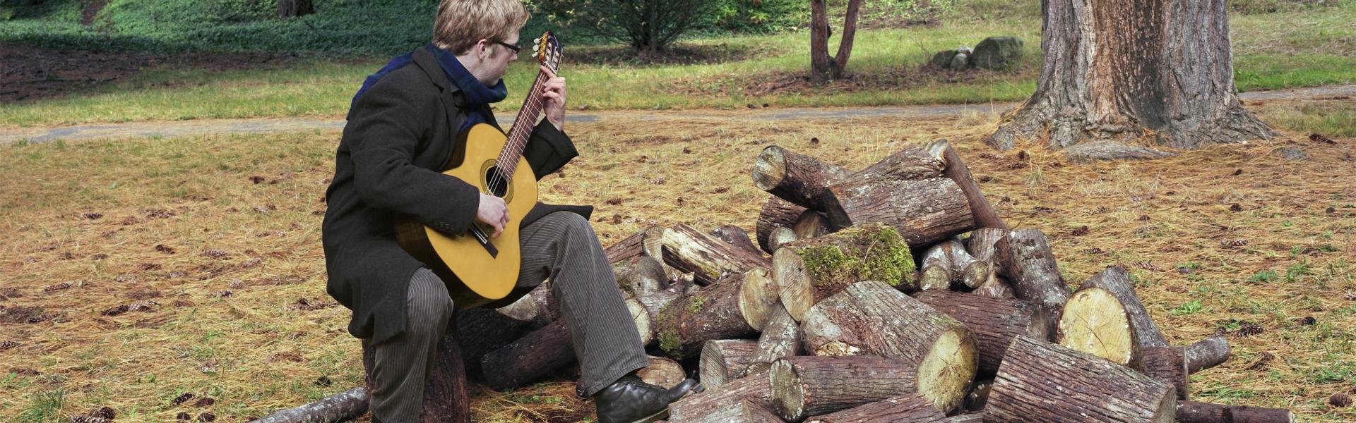 Barrie Jones, Guitar Player, 2009.